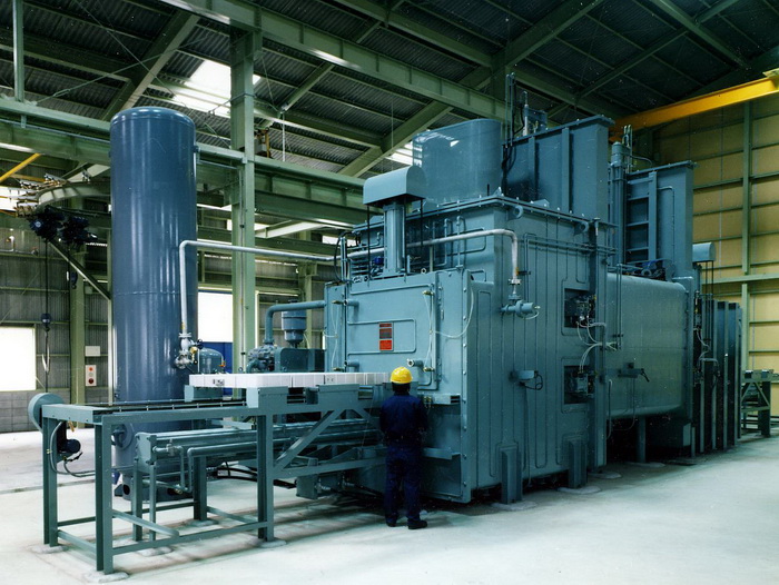 三室真空热处理炉